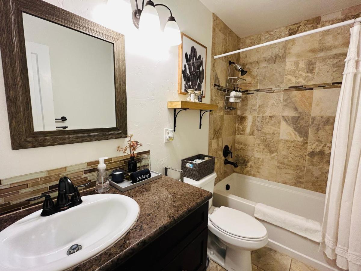 Home Sweet Idahome, Feels Like Home With All The Decor You Wish You Could Afford King Bed In Master, Fully Fenced Dog Friendly Yard, A Few Blocks From Bsu And Downtown Boise, Your Perfect Stay! Kültér fotó